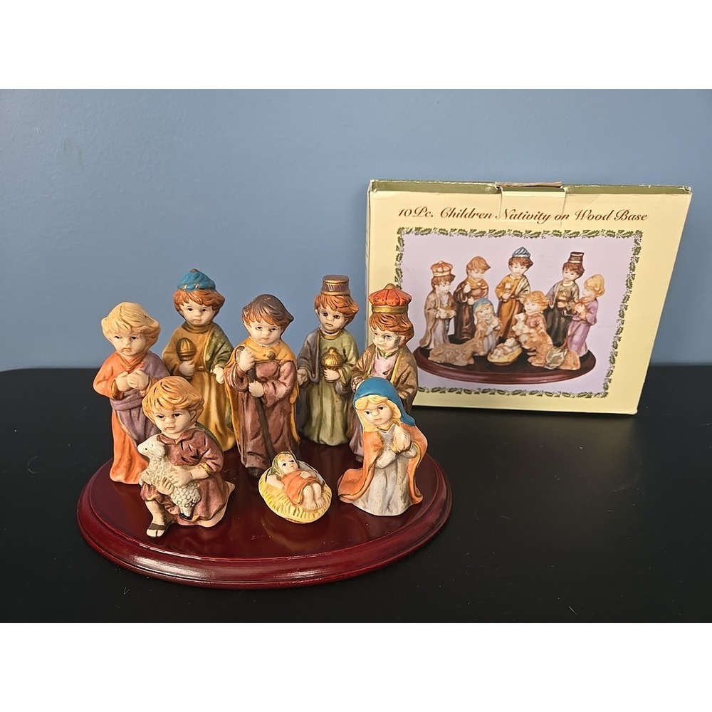 International Bazaar Children Nativity Set 10 Pc On Wood‎ Base